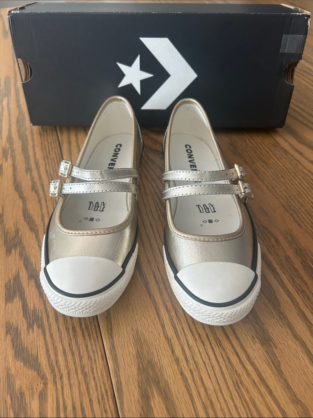 Converse Chuck Taylor All Star Gold Metallic Dainty Mary Jane sneakers, NIB, 7.5